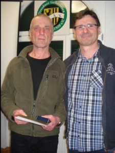 Mitarbeiter im Sparte Fußball Klaus Stumpf neben Präsident des Gehörlosen Sportverband Sachsen Norman Steinbach